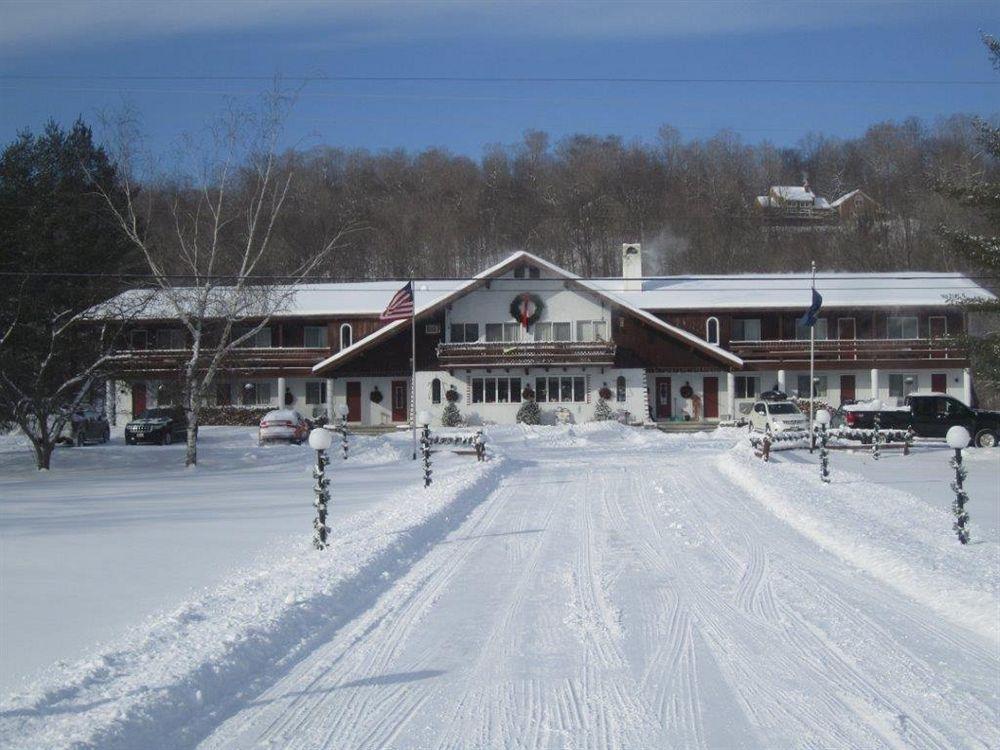 Olympia Lodge Manchester Center Exterior photo